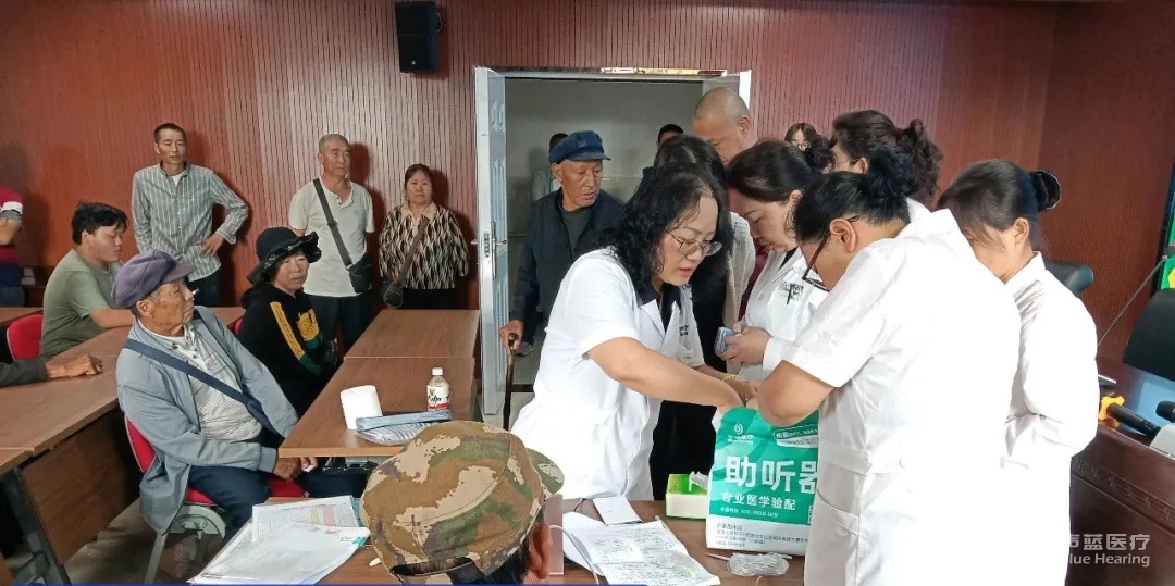 声蓝医疗携手云南省残联、马龙区残联开展助听器适配服务，70余名听障人士受益！